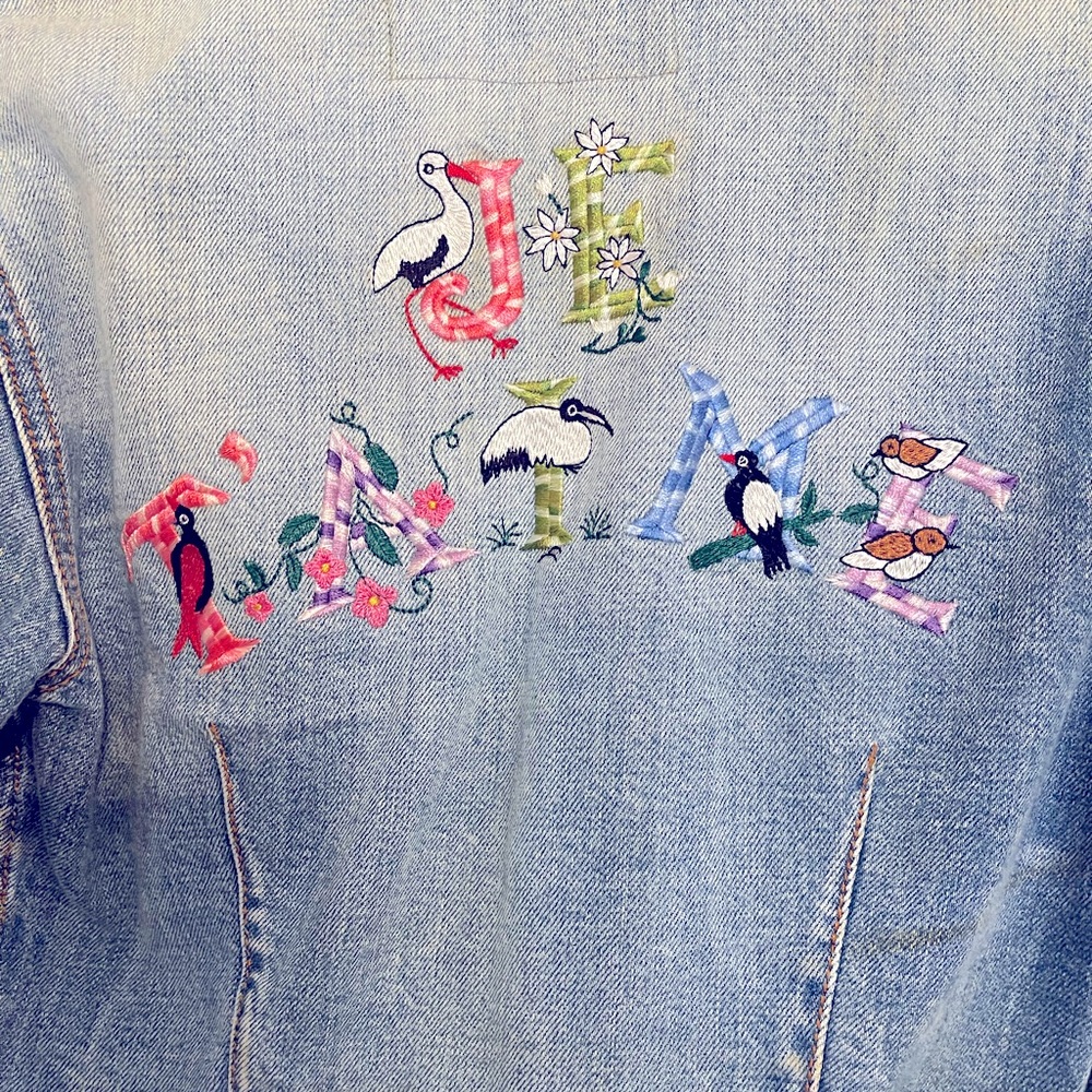 *VINTAGE* DENIM JACKET w/RHINESTONES, PATCHES & EMBROIDERY🤩 - Picture 2 of 11